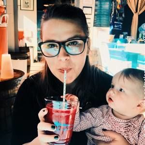 Meet your Posher, Kayla